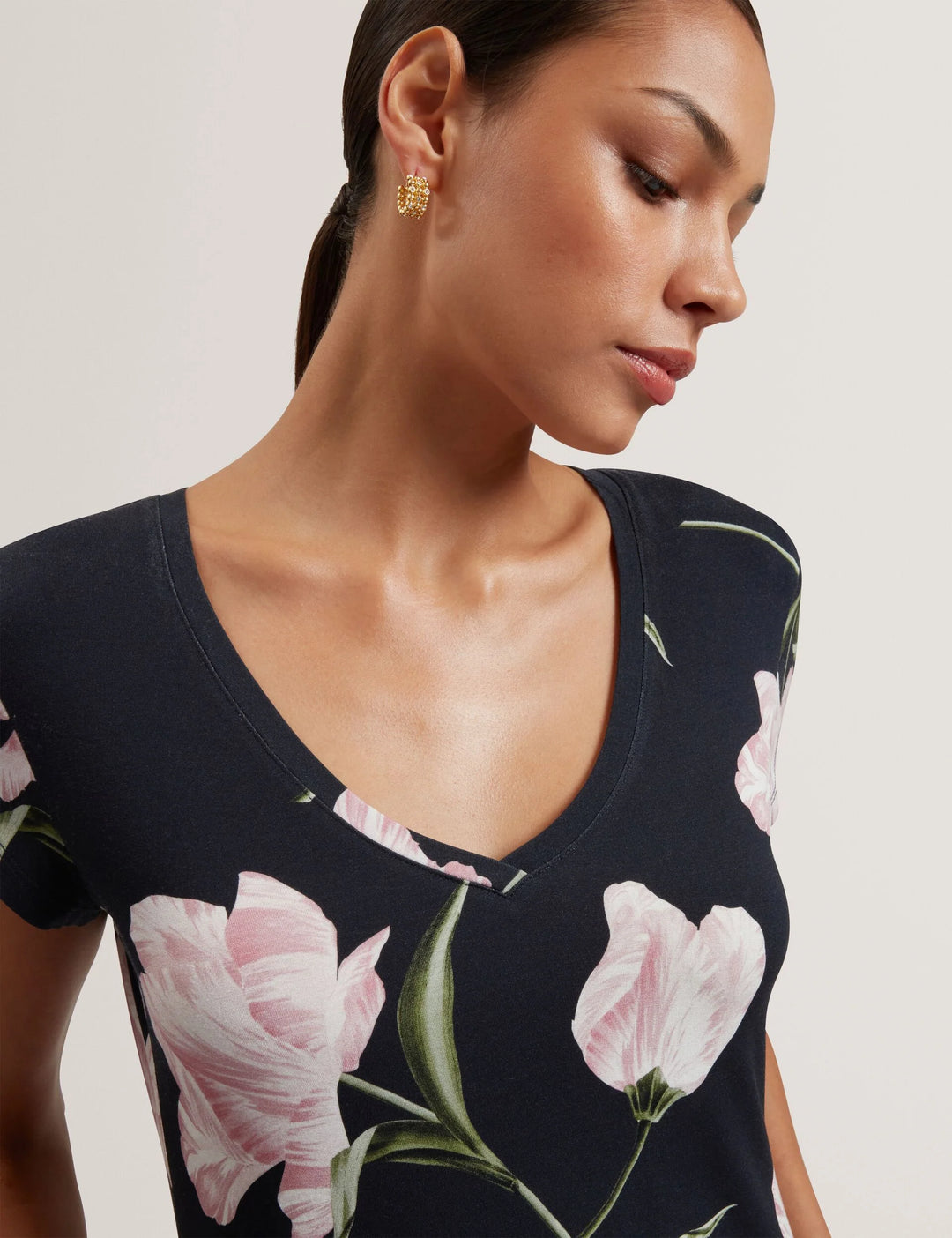 Ted Baker Tulip Print Fitted V-Neck T-Shirt | Navy