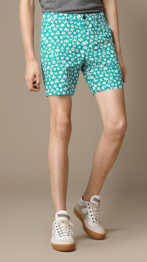 Burberry Men's Short Burberry Shorts Chino Ditzy Floral Print | CYAN GREEN